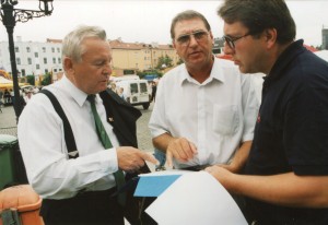 2001 08 - Polsko, Gdaňsk - dirigent Milan Bystroň s organizátory festivalu