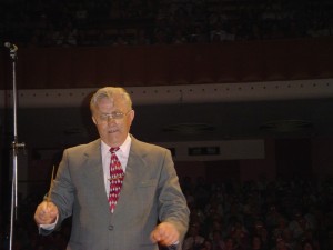 2003 05 - koncert v MěDK Karviná - dirigent Stanislav Horák